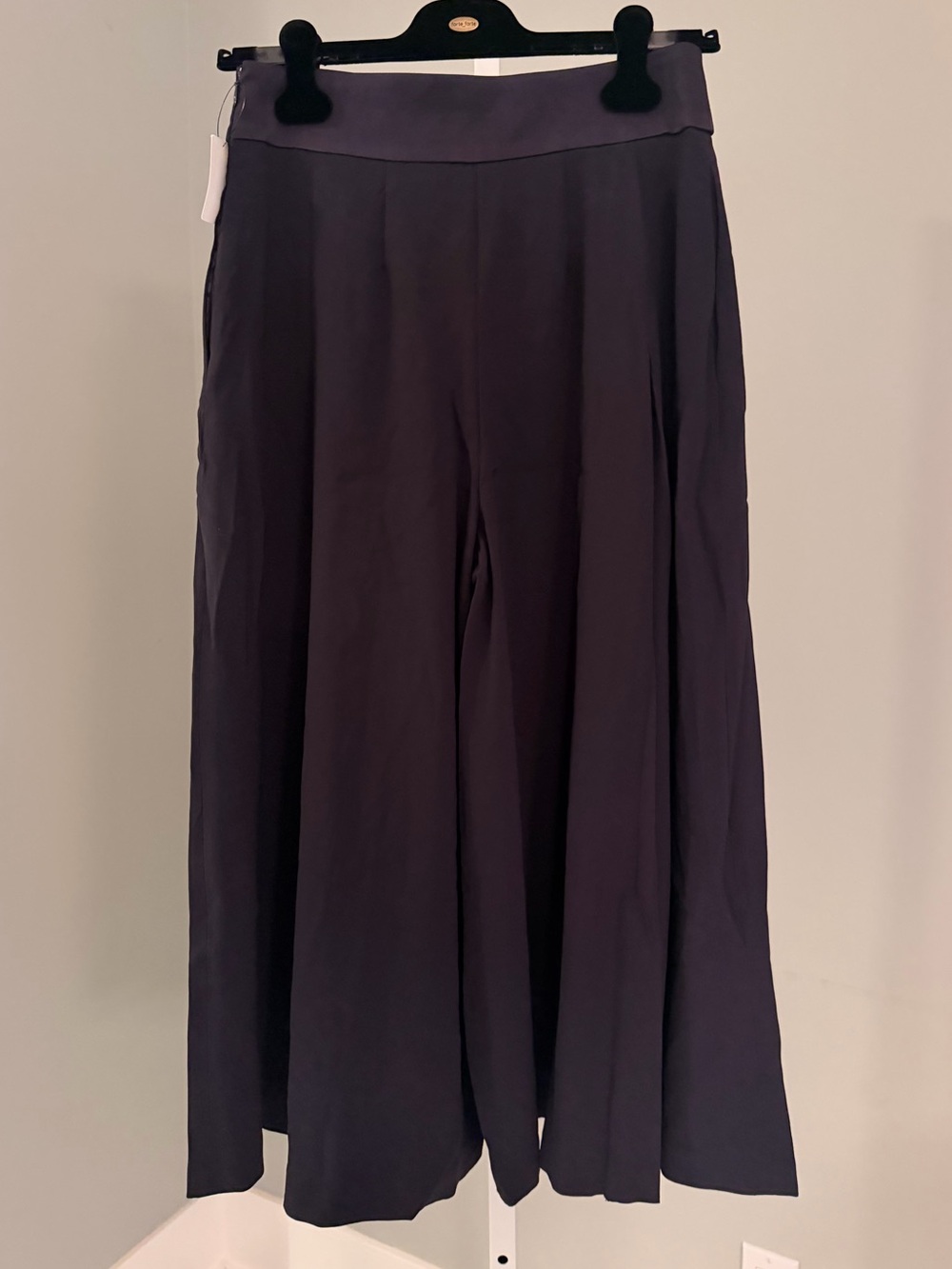 BARNEY'S NEW YORK Wide Leg Flowing Navy  Culotte Pants Sz 4/M NWT